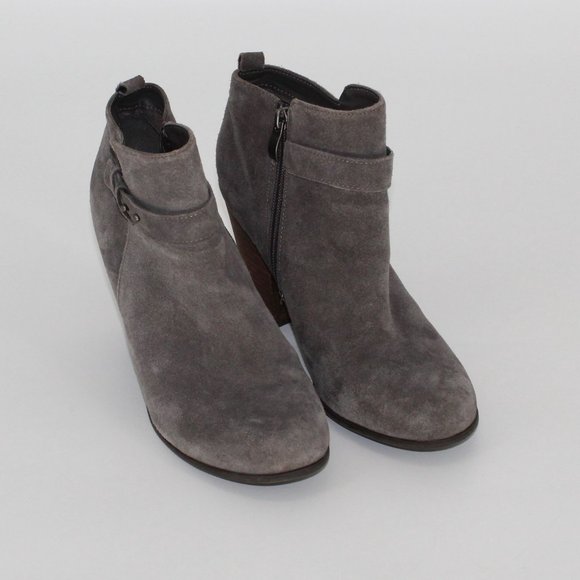 boots - Picture 2 of 8